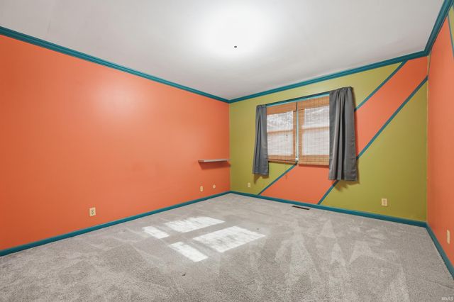 304 N Bayberry Lane, Muncie, IN 47304