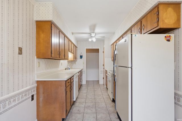 304 N Bayberry Lane, Muncie, IN 47304