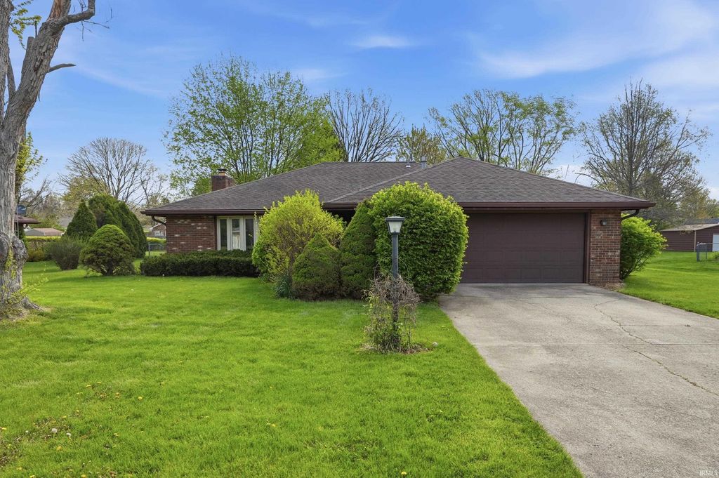 304 N Bayberry Lane, Muncie, IN 47304
