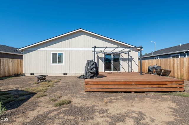 7920 Jacqueline Way, White City, OR 97503