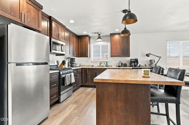 7920 Jacqueline Way, White City, OR 97503
