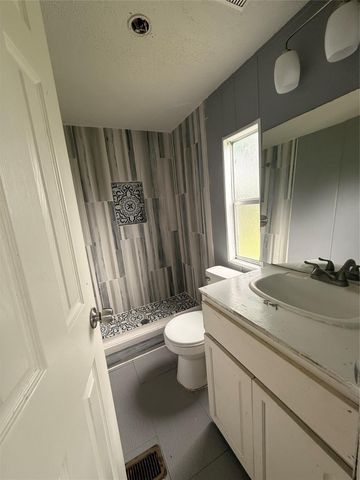 747 Road 5210, Cleveland, TX 77327