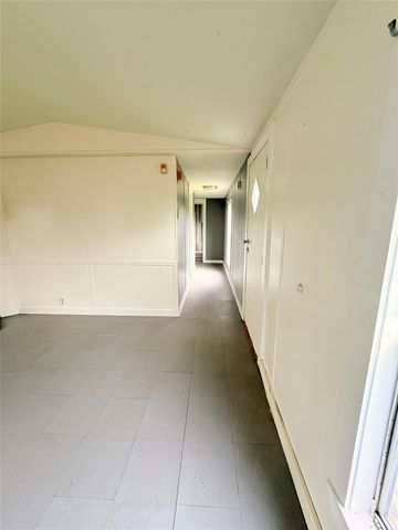 747 Road 5210, Cleveland, TX 77327