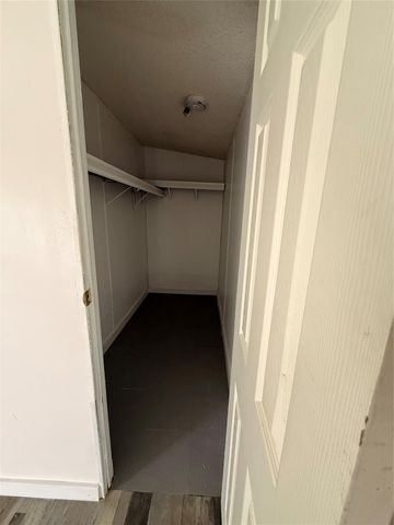 747 Road 5210, Cleveland, TX 77327