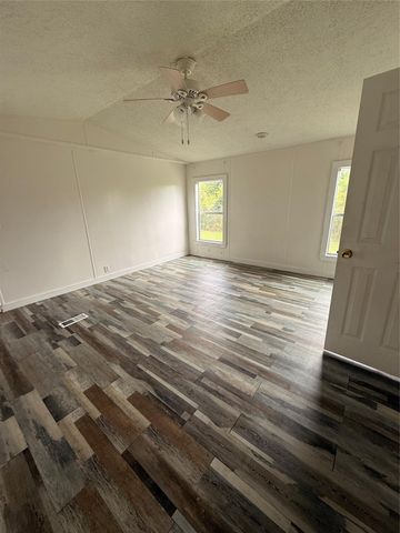 747 Road 5210, Cleveland, TX 77327