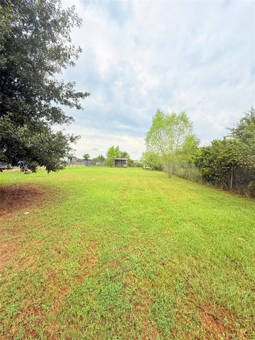 747 Road 5210, Cleveland, TX 77327
