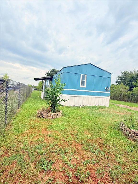 747 Road 5210, Cleveland, TX 77327