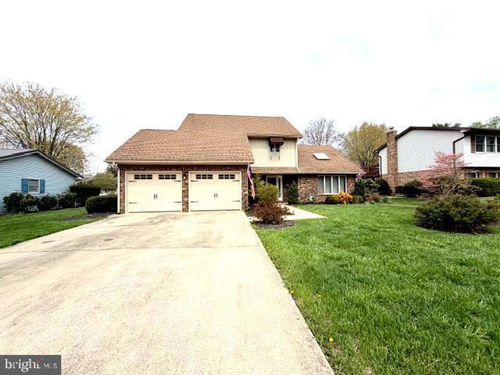 53 EDGELEA DR, Chambersburg, PA 17201
