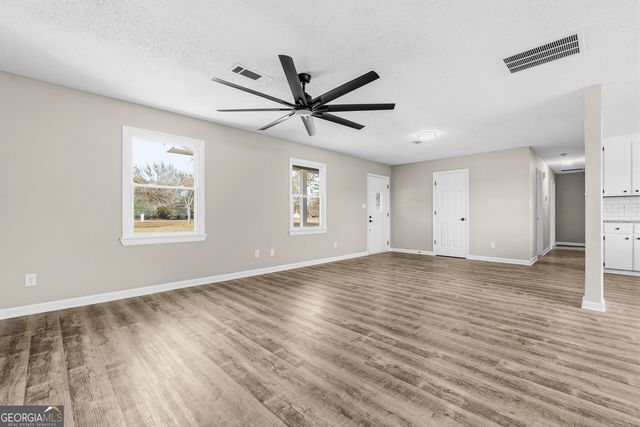 167 Erin Court, Byron, GA 31008