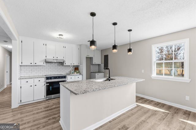 167 Erin Court, Byron, GA 31008