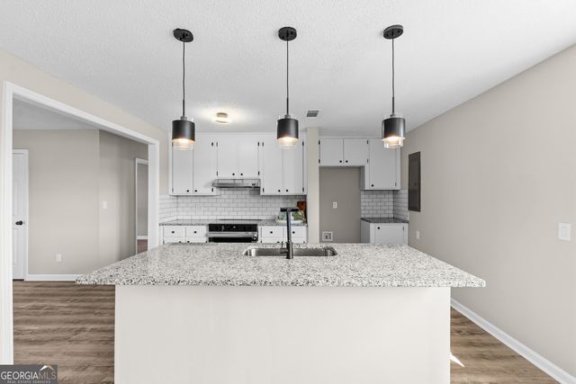 167 Erin Court, Byron, GA 31008