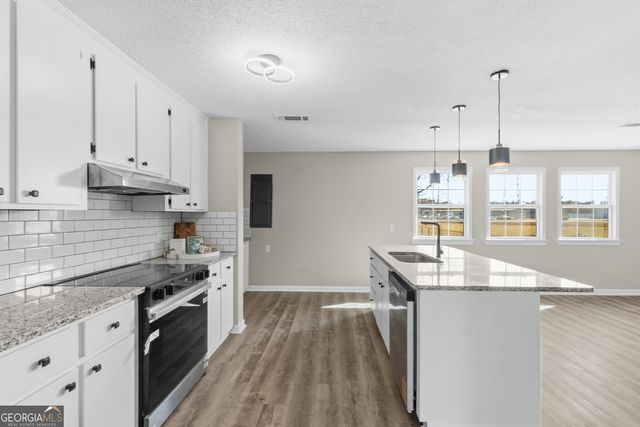 167 Erin Court, Byron, GA 31008