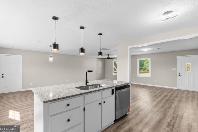 167 Erin Court, Byron, GA 31008