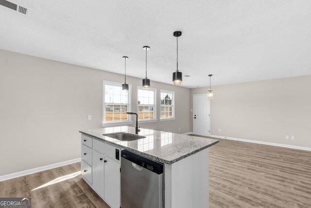 167 Erin Court, Byron, GA 31008