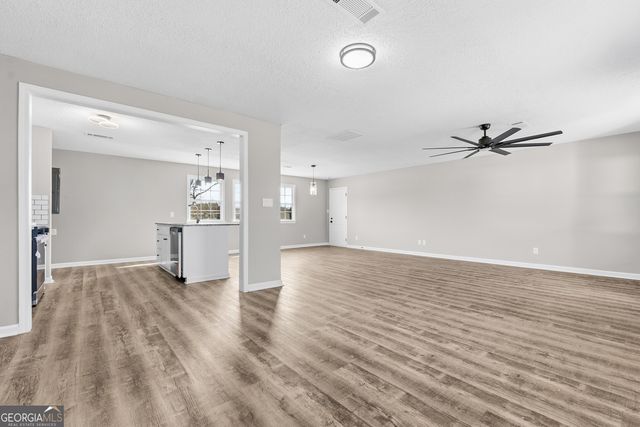 167 Erin Court, Byron, GA 31008