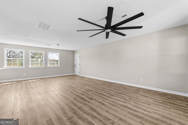 167 Erin Court, Byron, GA 31008