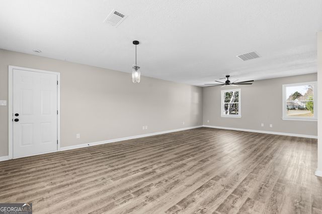 167 Erin Court, Byron, GA 31008