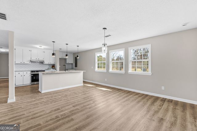 167 Erin Court, Byron, GA 31008