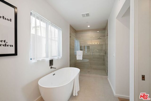 3807 S Verona Court, Los Angeles, CA 90066