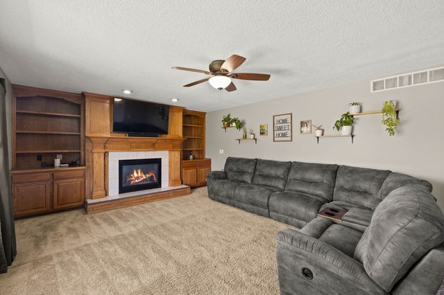 606 NW 17th Street, Ankeny, IA 50023