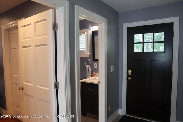 1220 W Hillsdale Street, Lansing, MI 48915