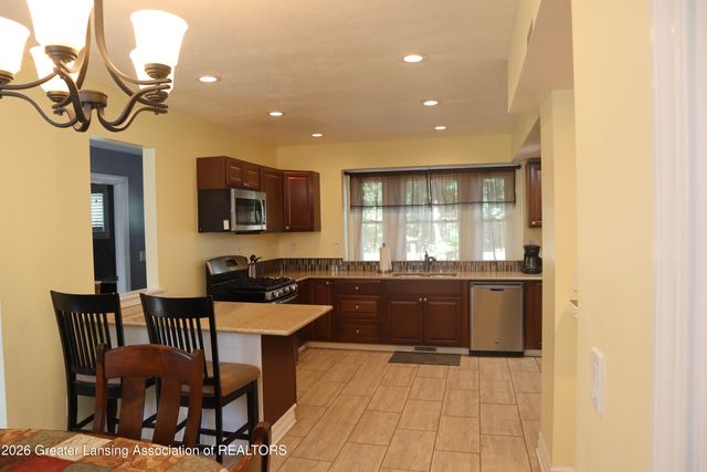 1220 W Hillsdale Street, Lansing, MI 48915