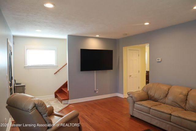 1220 W Hillsdale Street, Lansing, MI 48915