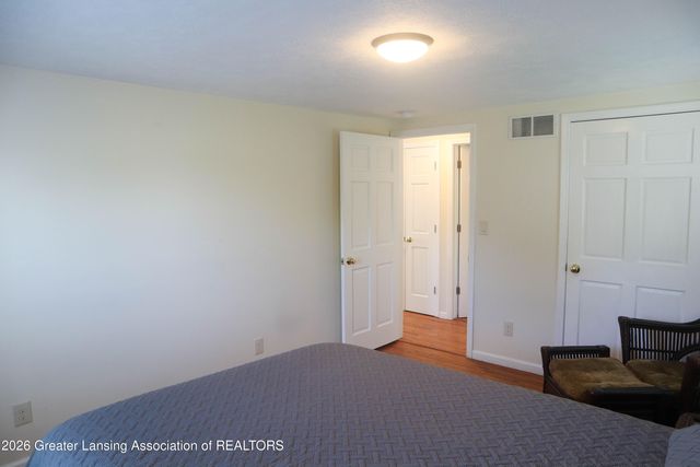 1220 W Hillsdale Street, Lansing, MI 48915