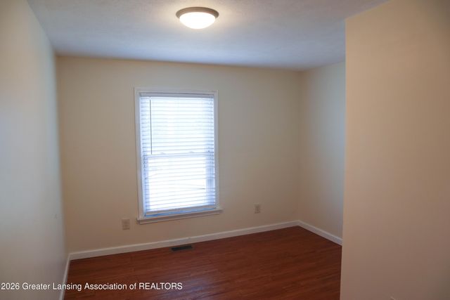 1220 W Hillsdale Street, Lansing, MI 48915