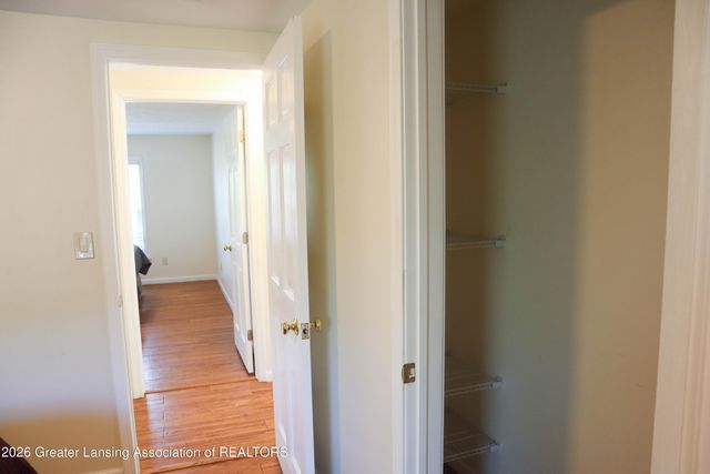 1220 W Hillsdale Street, Lansing, MI 48915
