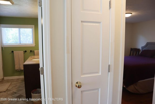 1220 W Hillsdale Street, Lansing, MI 48915