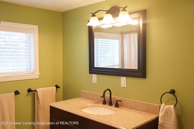 1220 W Hillsdale Street, Lansing, MI 48915
