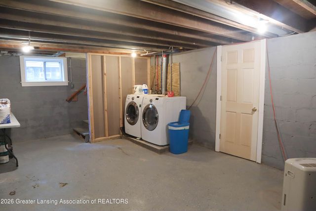 1220 W Hillsdale Street, Lansing, MI 48915