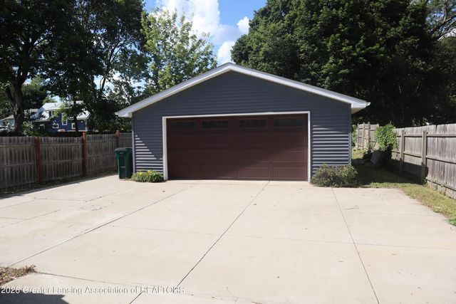 1220 W Hillsdale Street, Lansing, MI 48915