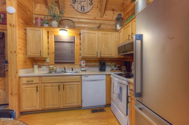 3139 Smoky Ridge Way, Sevierville, TN 37876