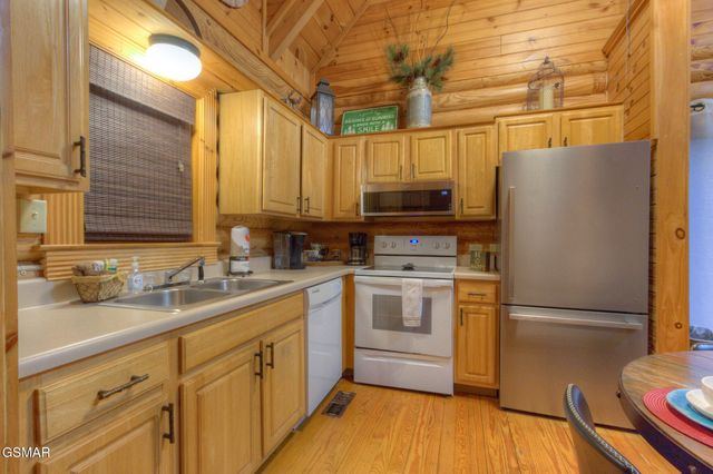 3139 Smoky Ridge Way, Sevierville, TN 37876