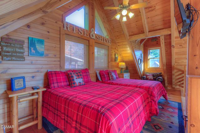 3139 Smoky Ridge Way, Sevierville, TN 37876