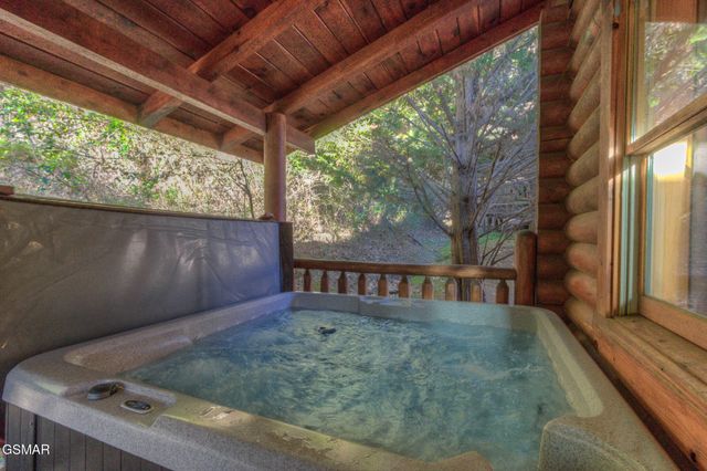 3139 Smoky Ridge Way, Sevierville, TN 37876