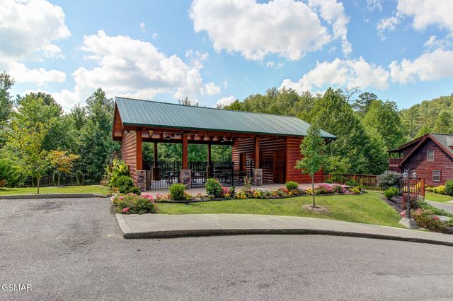 3139 Smoky Ridge Way, Sevierville, TN 37876