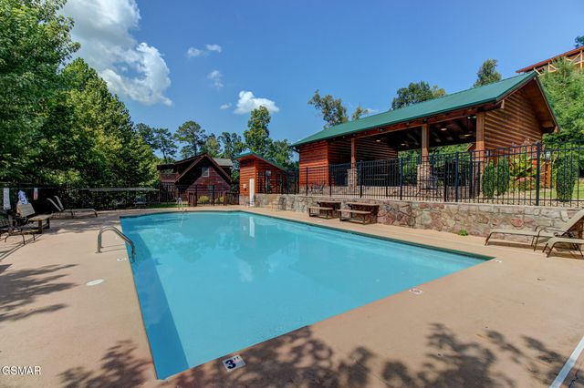 3139 Smoky Ridge Way, Sevierville, TN 37876