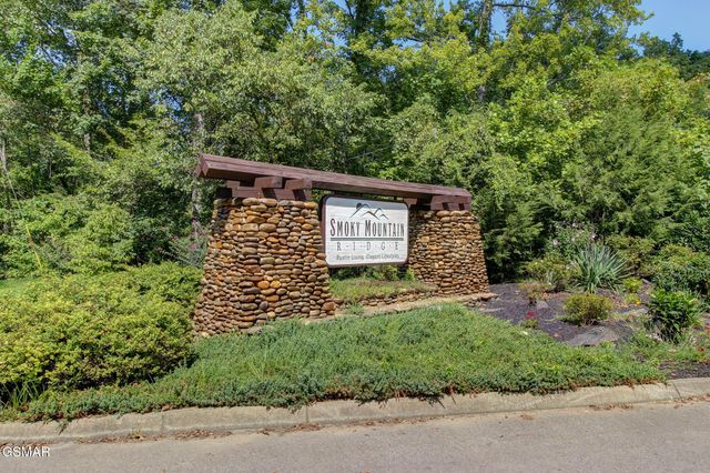 3139 Smoky Ridge Way, Sevierville, TN 37876