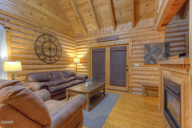 3139 Smoky Ridge Way, Sevierville, TN 37876