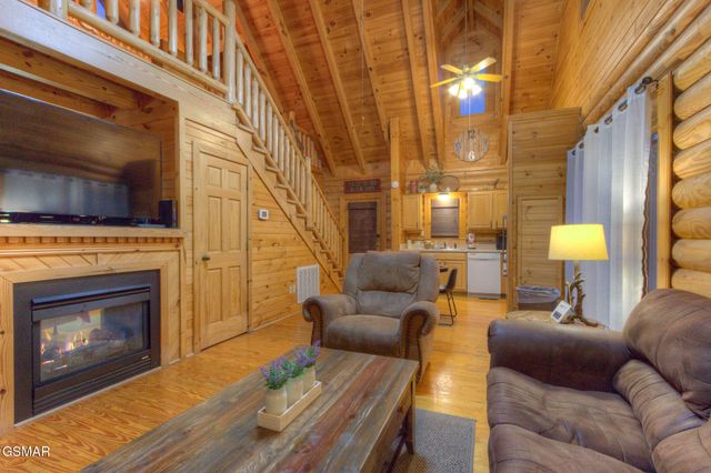 3139 Smoky Ridge Way, Sevierville, TN 37876