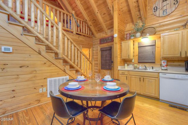 3139 Smoky Ridge Way, Sevierville, TN 37876