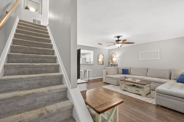 1011 Wolves Den Pl, Murfreesboro, TN 37128