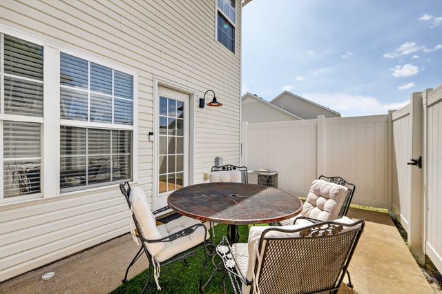 1011 Wolves Den Pl, Murfreesboro, TN 37128