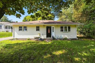 33 Deer Pond Drive, Leicester, MA 01524