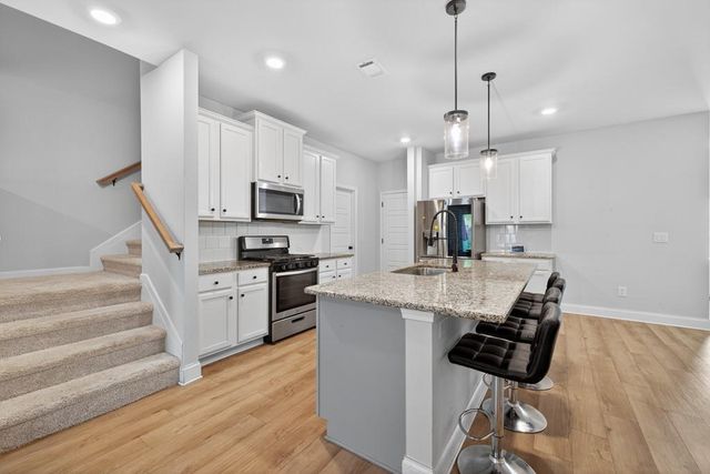 41 Station Overlook Way, Auburn, GA 30011