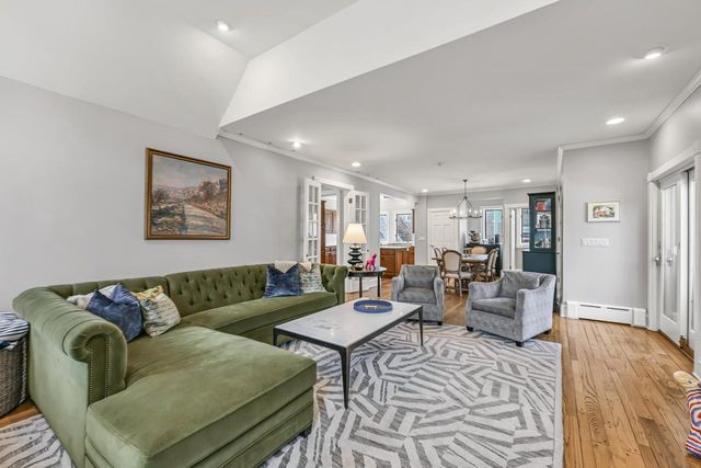 806 E Beaumont AVENUE, Whitefish Bay, WI 53217