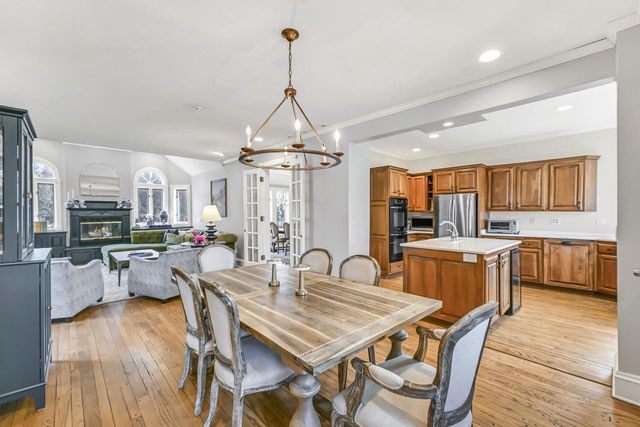 806 E Beaumont AVENUE, Whitefish Bay, WI 53217